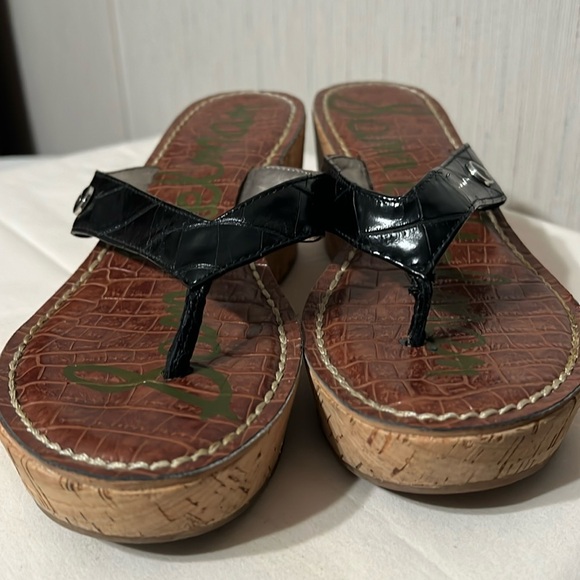 Woman’s Slip-on - Picture 1 of 7